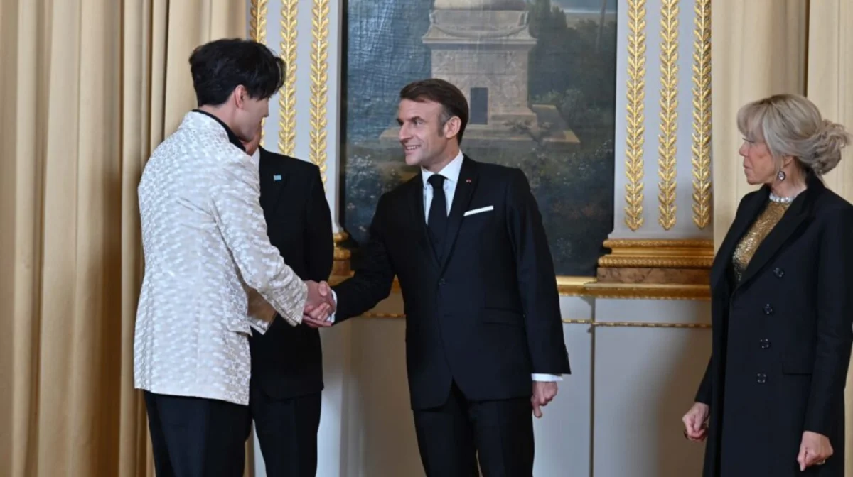 Димаш Құдайберген Елисей сарайында ән шырқады