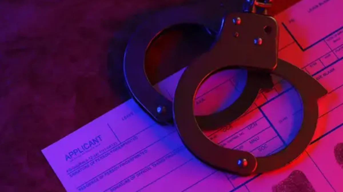 Жүрген қызын көшеде сүйреген жігіт жазадан құтылып кетті