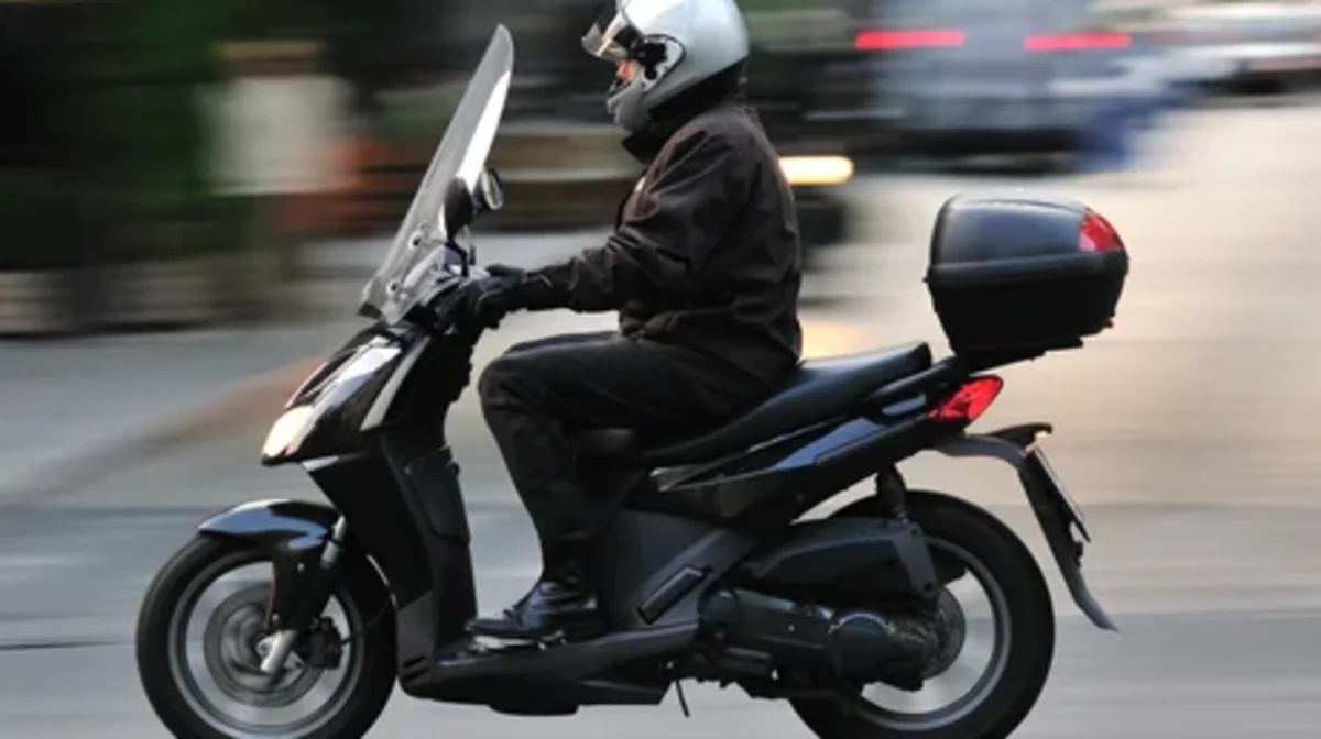 Мопед иелері А1 жүргізуші куәлігін алуға міндетті