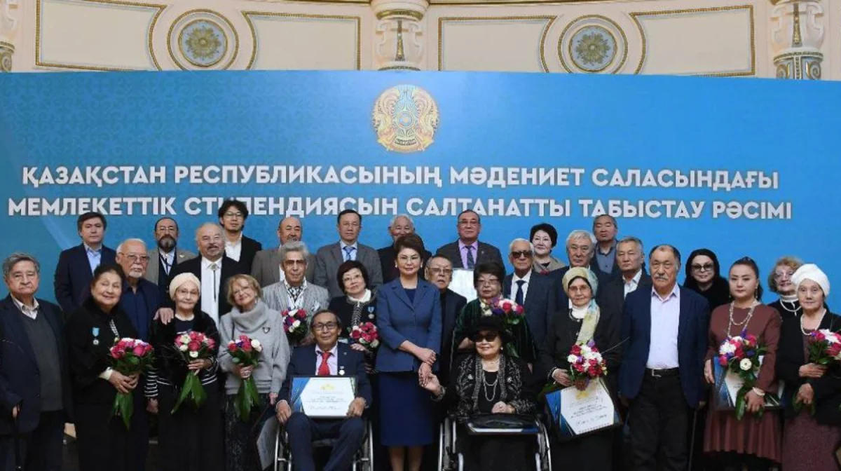 Әдебиет пен өнер қайраткерлеріне мемлекеттік стипендия табысталды