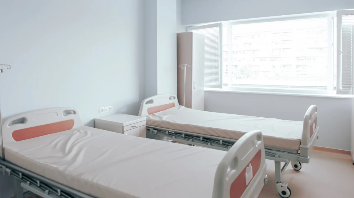 Освобожденная заложница выписана из больницы в Актобе