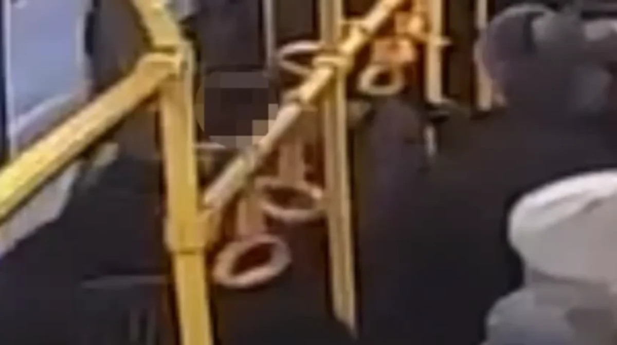 Автобуста әйелді ұрып-соққан ер адам ұсталды