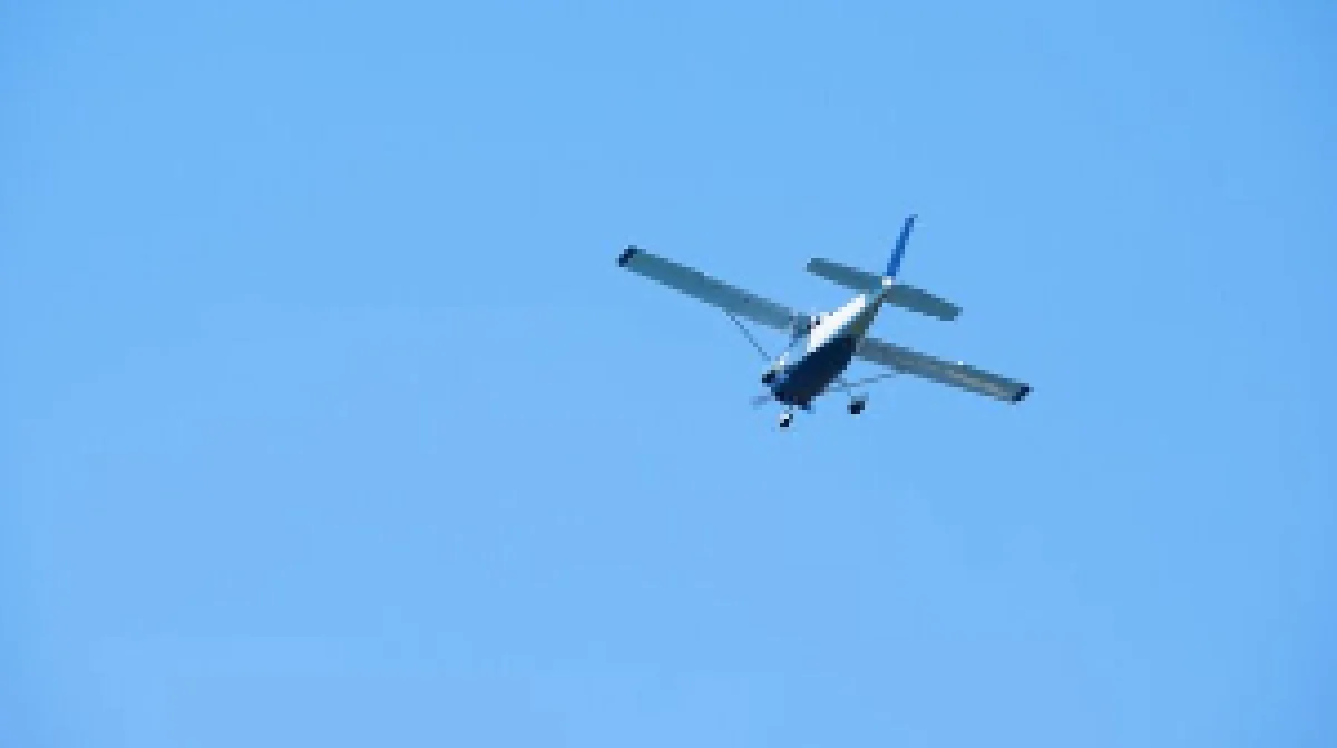 Вашингтонда ұшақ пен тікұшақ соқтығысып, өзенге құлады