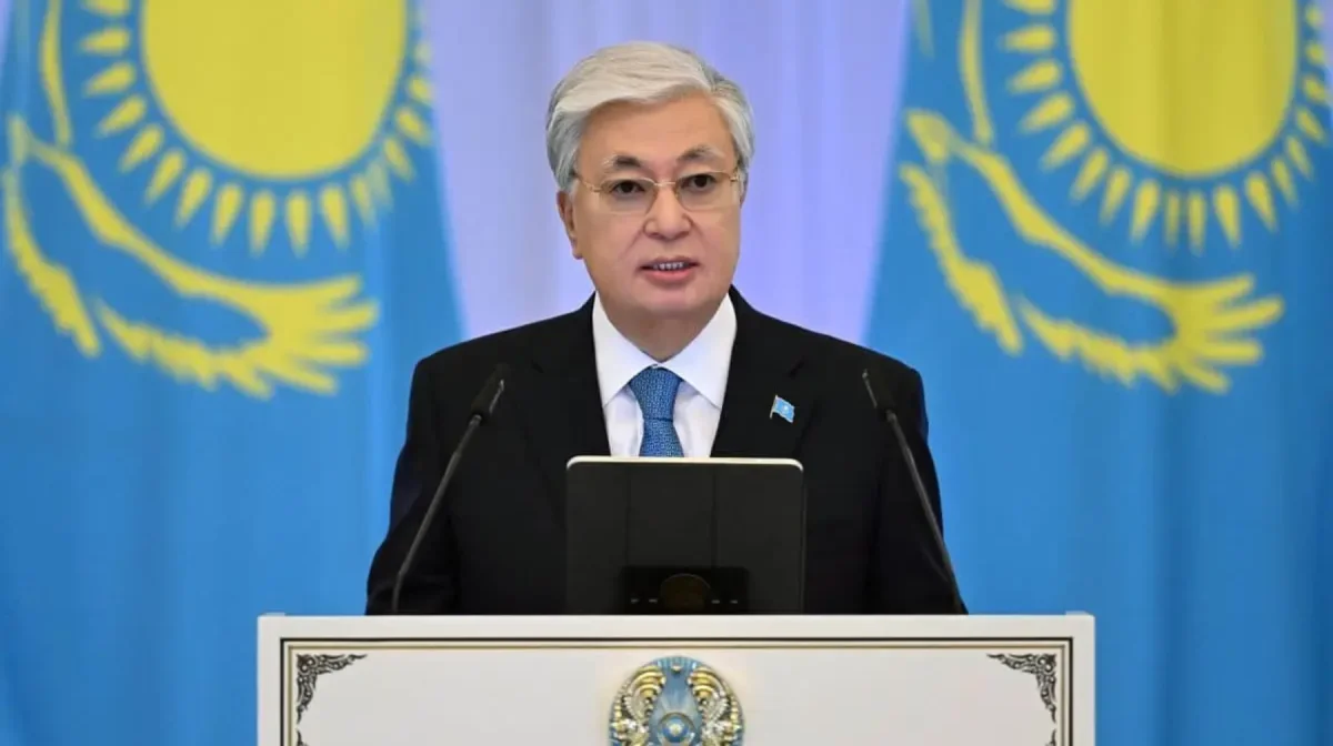 «Наши бойцы с честью представили страну»: Токаев наградил сотрудников силовых структур