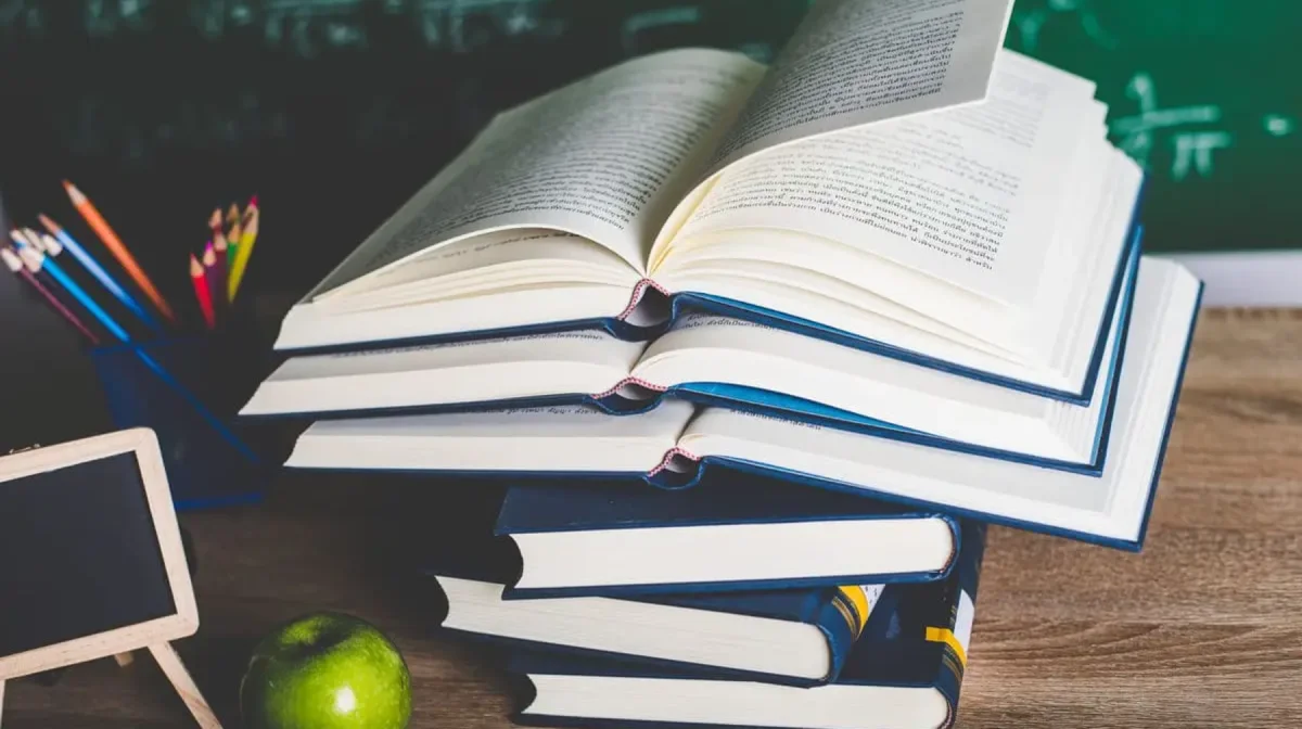 Из-за переписывания школьных учебников госбюджет потерял 16 миллиардов тенге