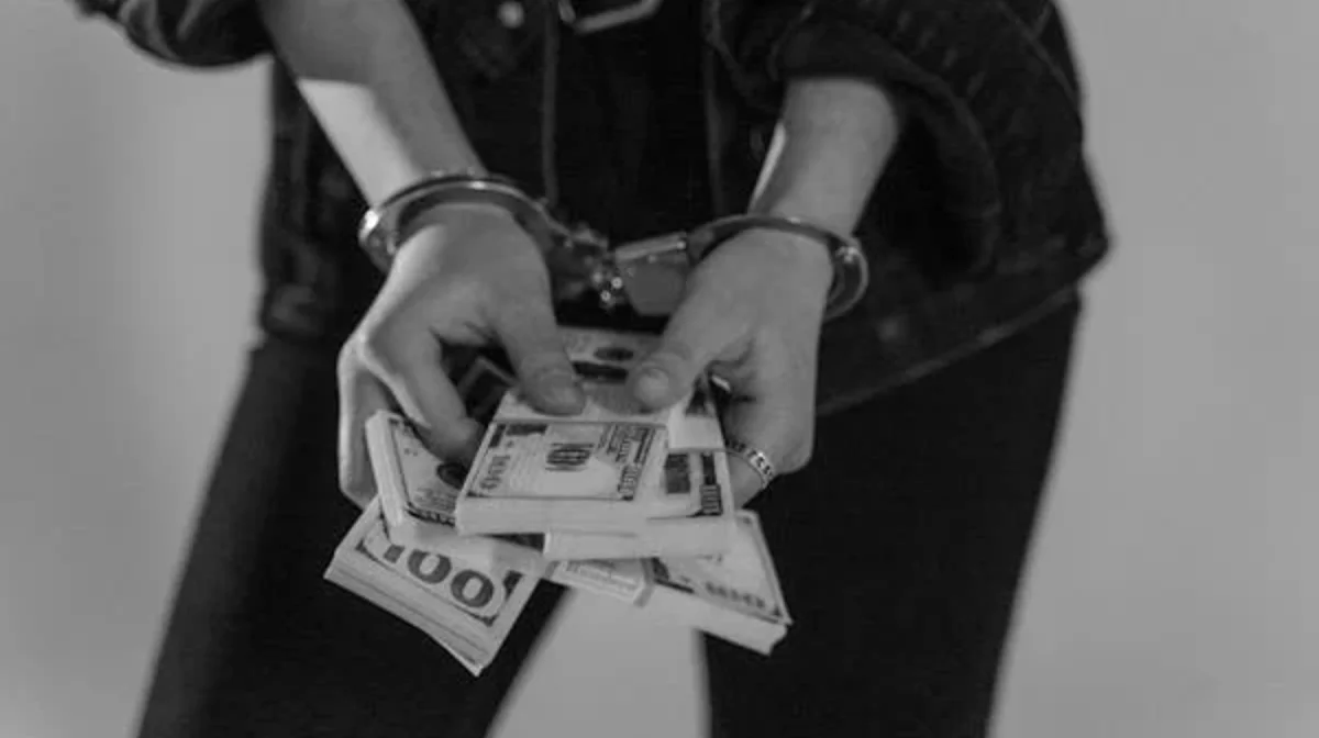 Подрались из-за политики: двум казахстанкам грозит штраф в 120 тысяч долларов