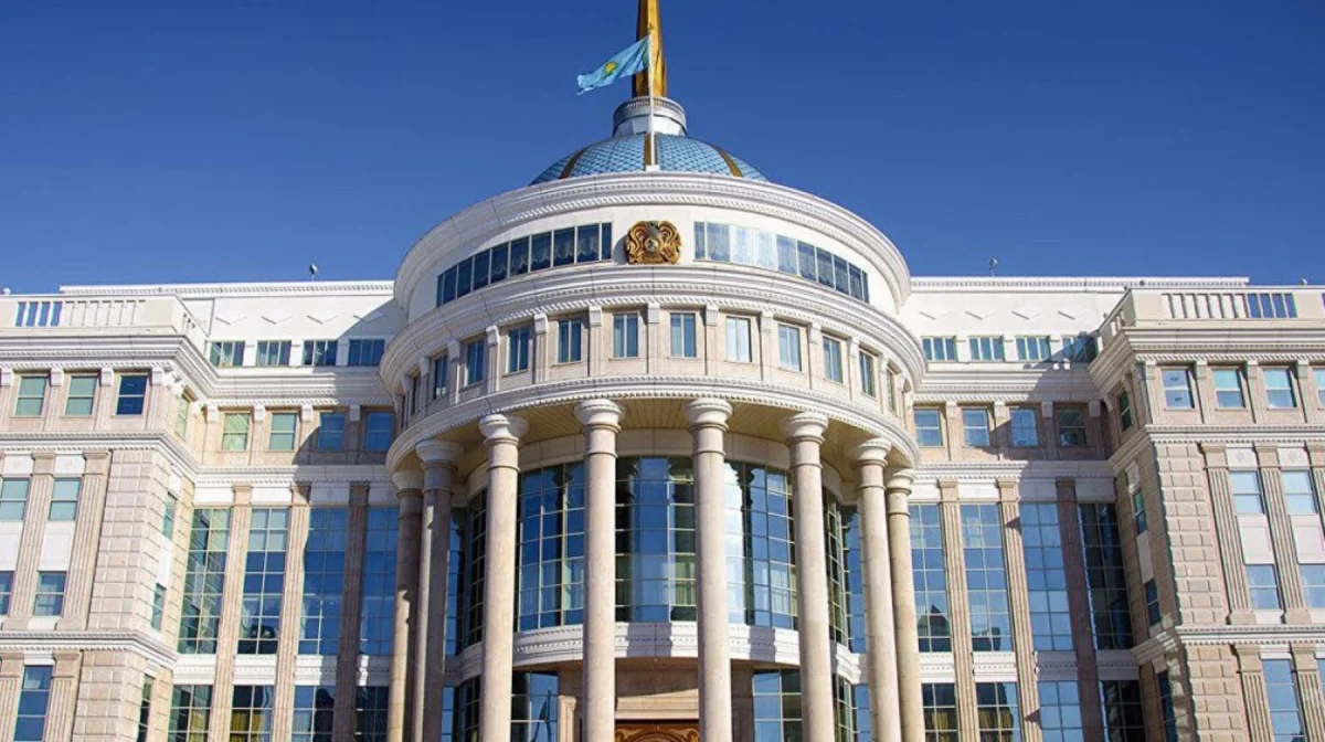 Глава государства выразил соболезнования родным и близким Дулата Исабекова