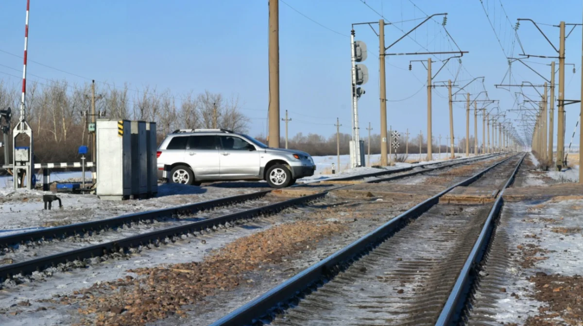 КТЖ хочет ужесточить наказание для водителей на переездах
