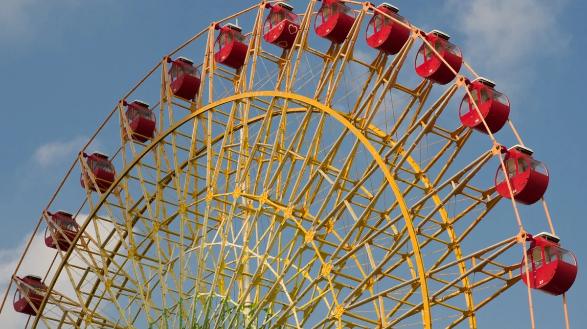 Доска позора по-астанински: Лица вандалов покажут на колесе обозрения