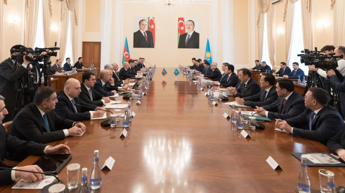 Казахстан готов нарастить поставки несырьевых товаров в Азербайджан