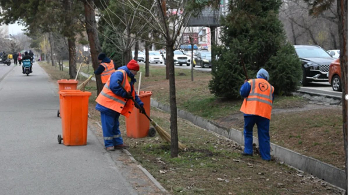 Алматинцев призывают убирать за собой мусор, беречь природу и соблюдать чистоту