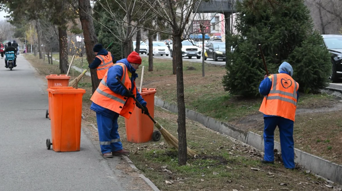 Алматинцев призывают убирать за собой мусор, беречь природу и соблюдать чистоту