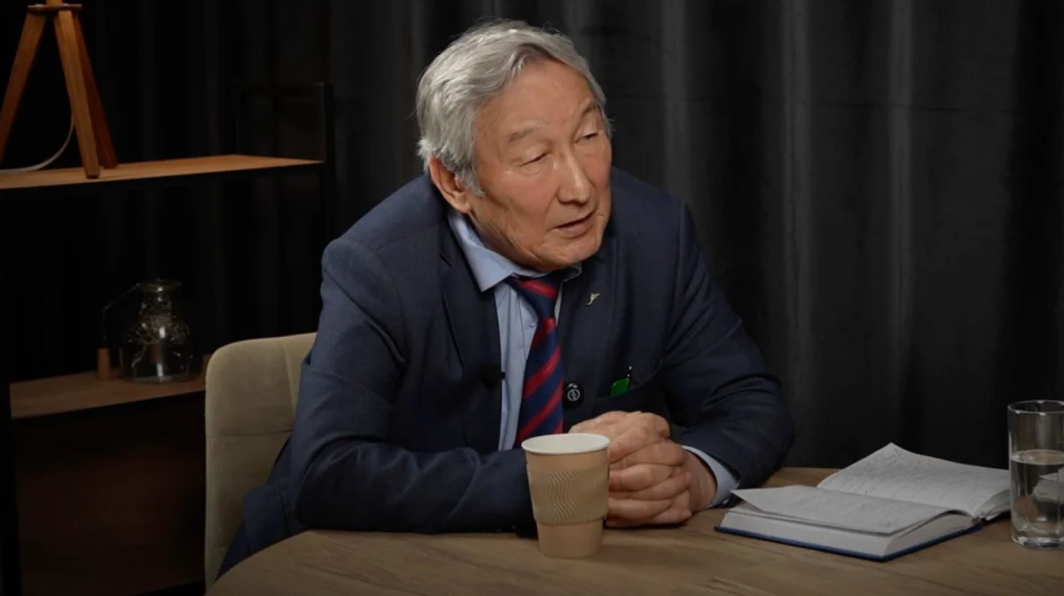 Белгілі жазушы Бердібек Сапарбаев туралы ел естімеген естелігін бөлісті