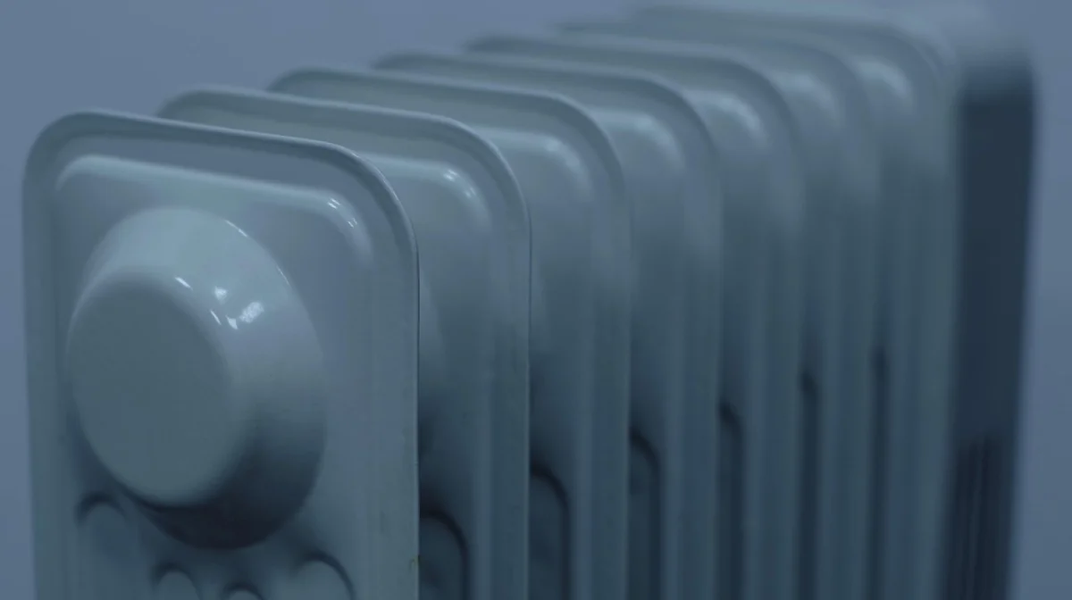 Жители Актау платили за холодные батареи