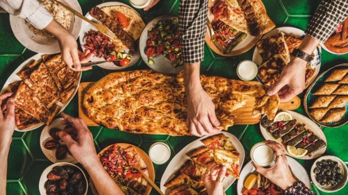 «Баға шарықтап барады»: Діни басқарма дәмханаларда қолжетімді ауызашар мәзірін ұсынуға шақырды