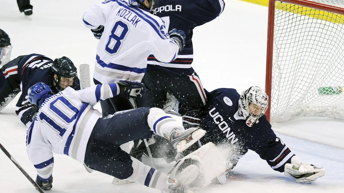 Хоккеисты "Барыса" третий месяц не получают зарплату