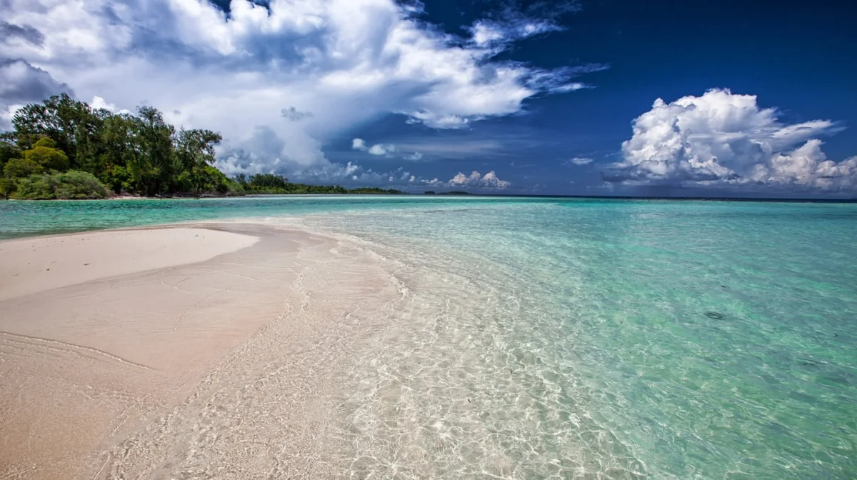 Налог на море: Отдых за рубежом может значительно подорожать для казахстанцев