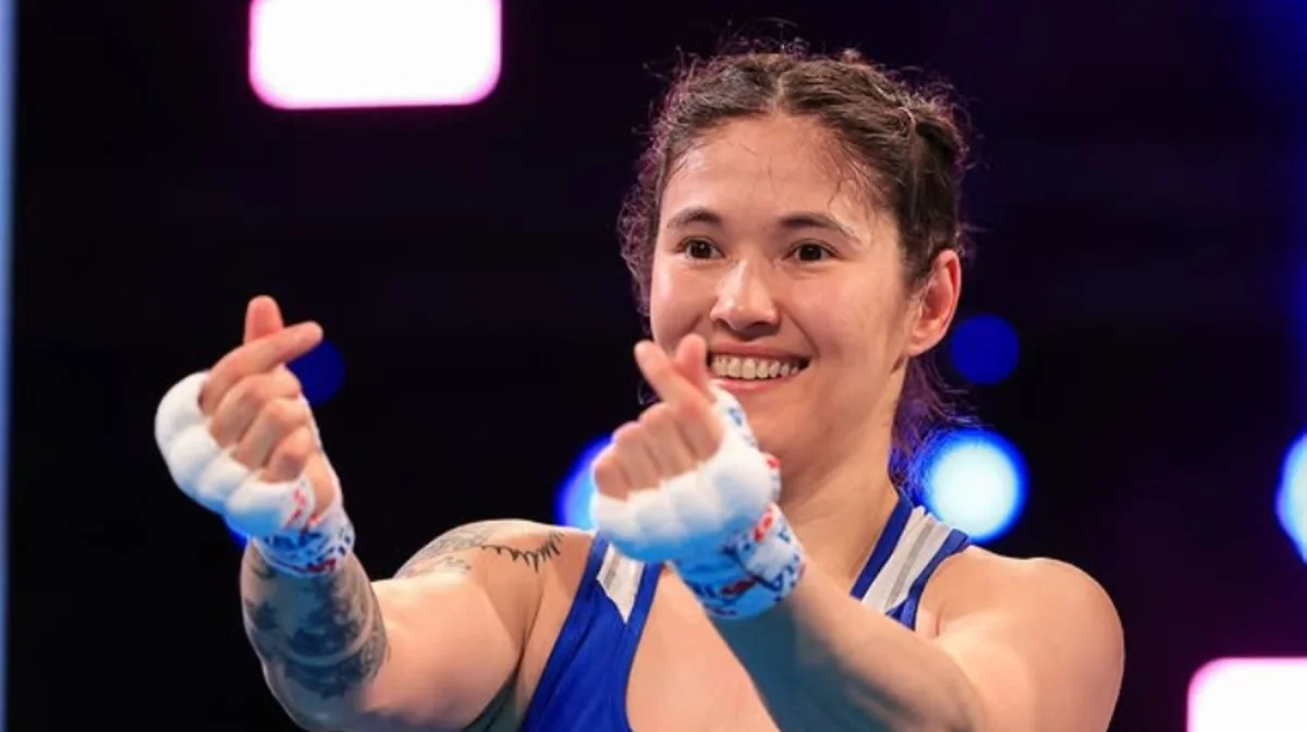 Назым Кызайбай стала трехкратной чемпионкой мира по боксу, ее поздравил президент