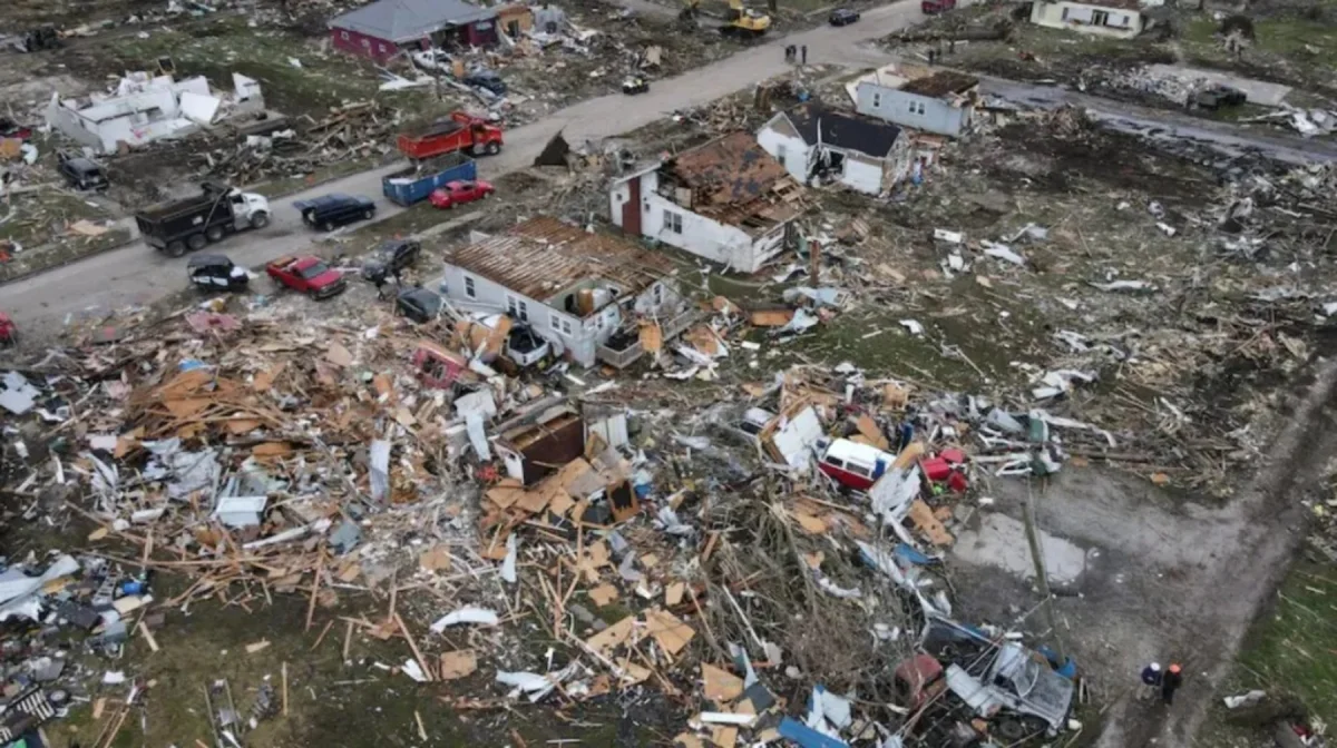 АҚШ-та алапат дауыл: 39 адам қаза тауып, жүздеген мың адам жарықсыз қалды