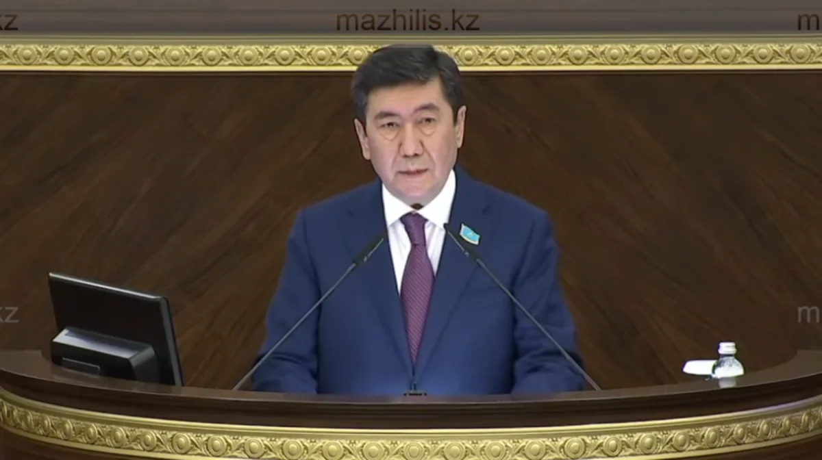 «Ел дамуын тежеді». Қошанов Назарбаев билігін сынады