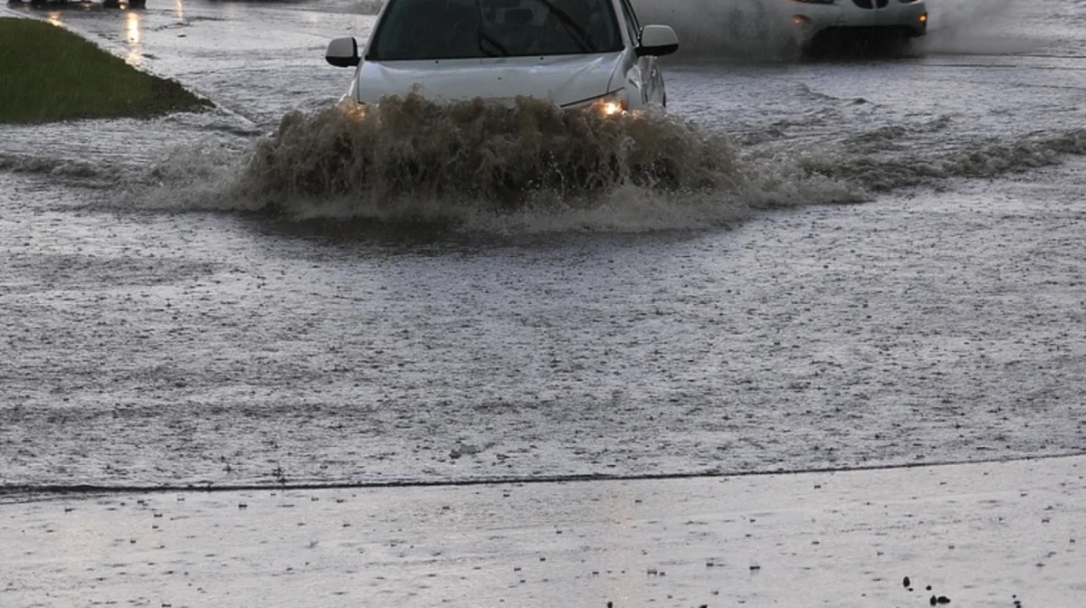 Участок трассы затопило в Павлодарской области