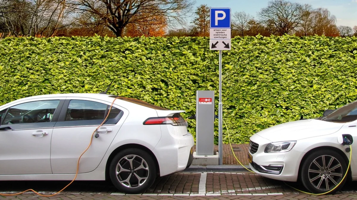 Чиновник купил супруге электромобиль на украденные деньги в Шымкенте