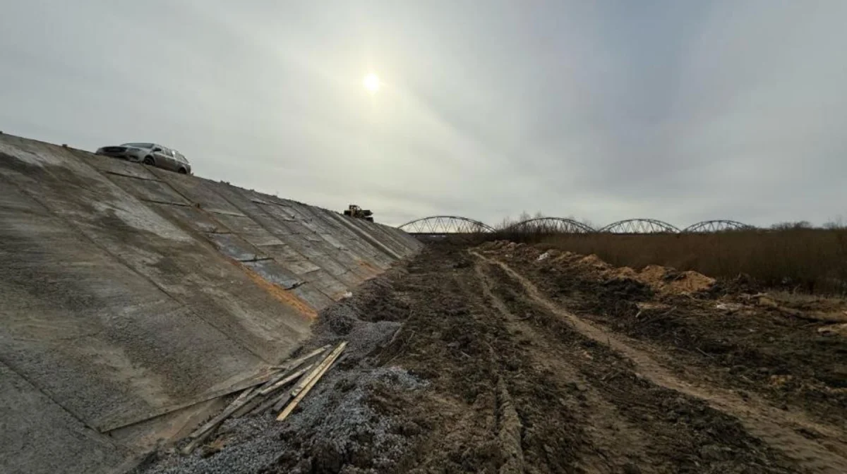 Паводки близко: На севере Казахстана бетонируют защитные дамбы