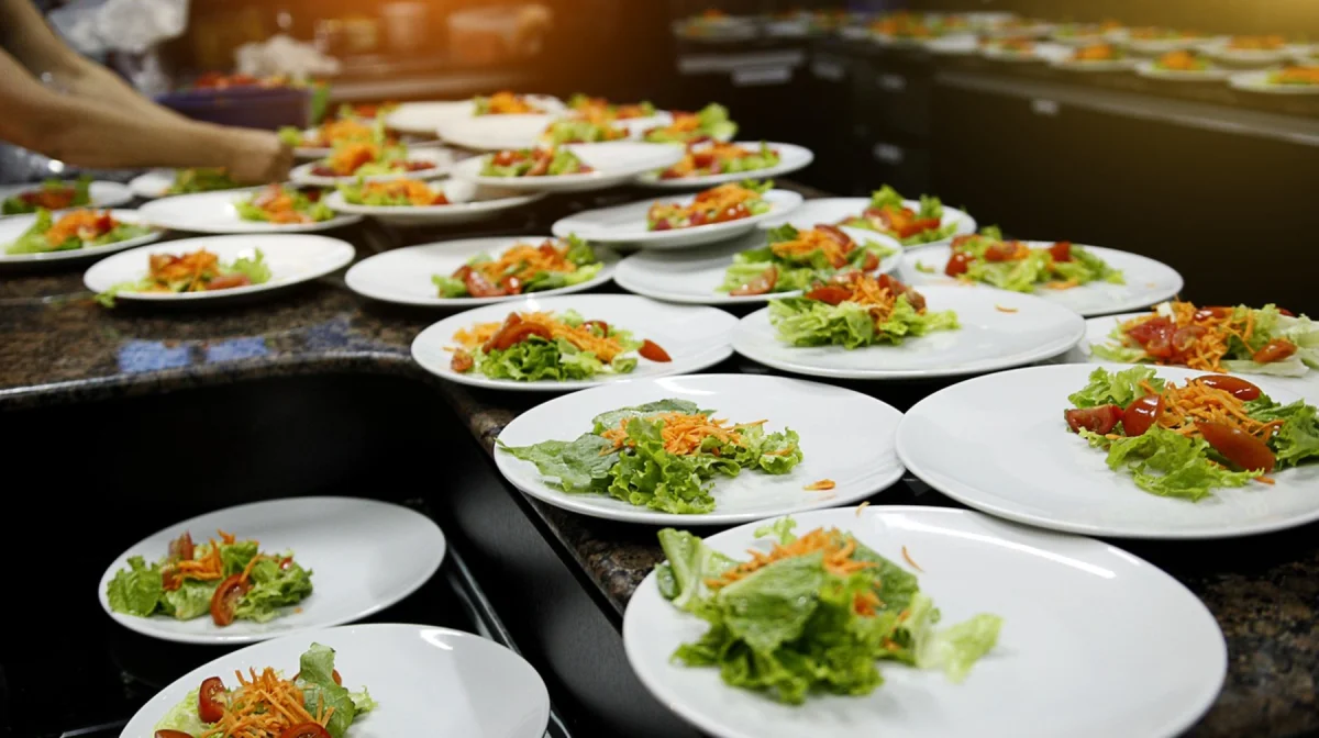 В школьных столовых Казахстана начнут считать пищевые отходы