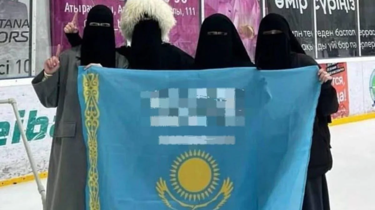 Кәлимә мен қылыш: Атырауда Туды қорлаған қыздар полицияға жеткізілді