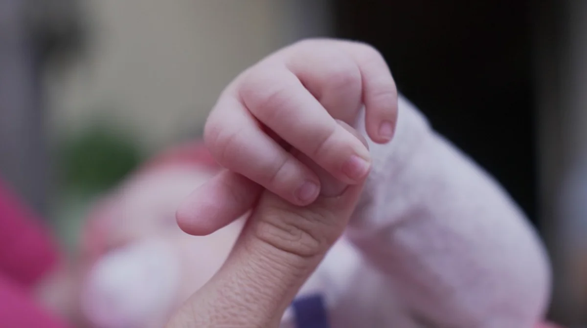 Волна беби-бума откатилась: рождаемость в Казахстане падает