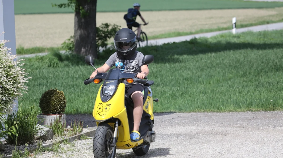 Незарегистрированные мопеды отправят на штрафстоянку