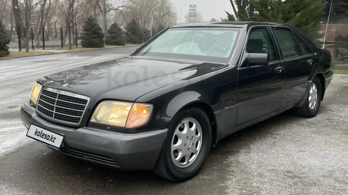 Бронированный Mercedes Назарбаева снова выставили на продажу