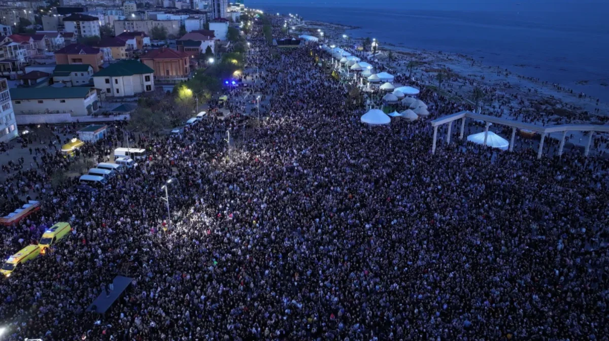 Выносили детей без сознания: на концерте с участием Димаша Кудайбергена произошла давка