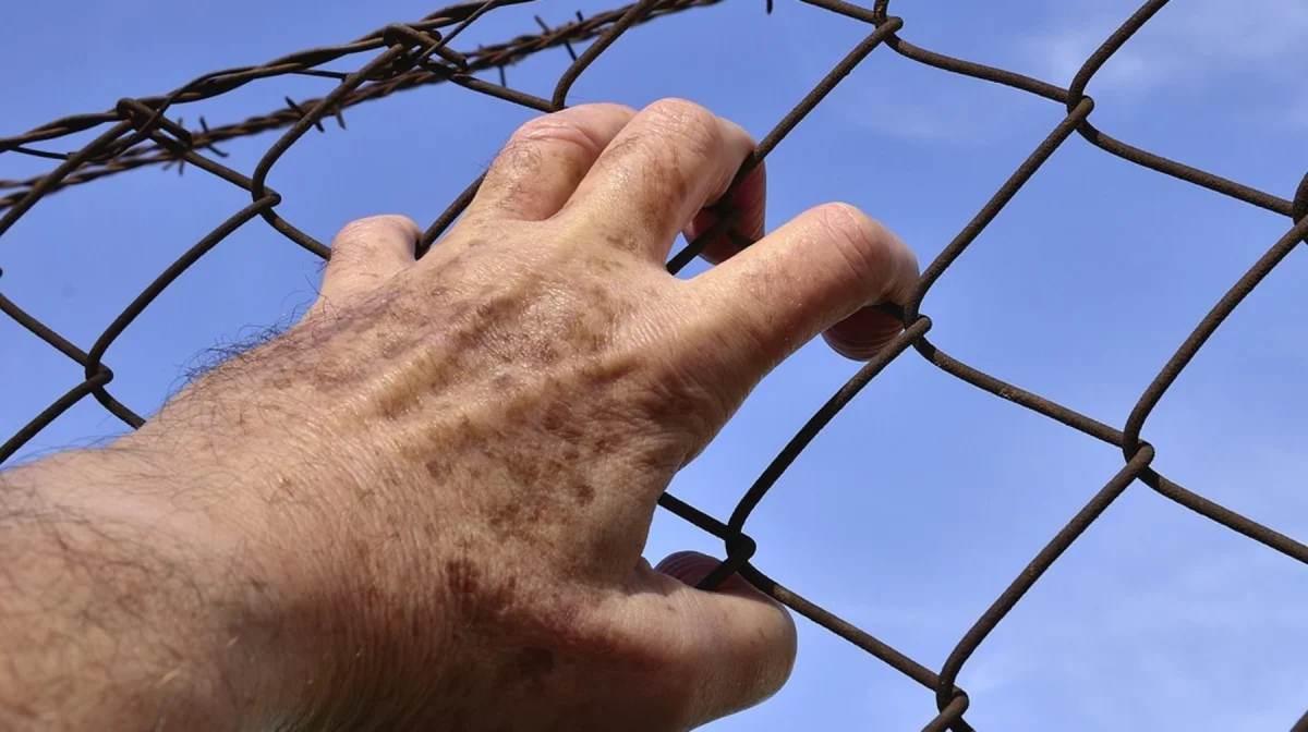 Взял в заложники свою бывшую жену: Казахстанца отправили в тюрьму