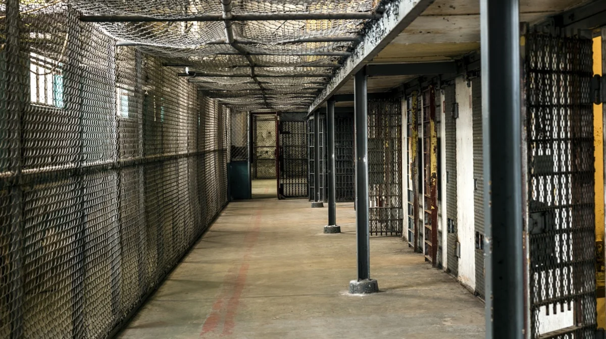 Пытки в колонии Атбасара: сотрудников КУИС будут судить снова