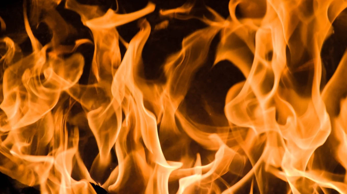 Қонаевта көпқабатты үйден өрт шығып, 15 адам эвакуацияланды