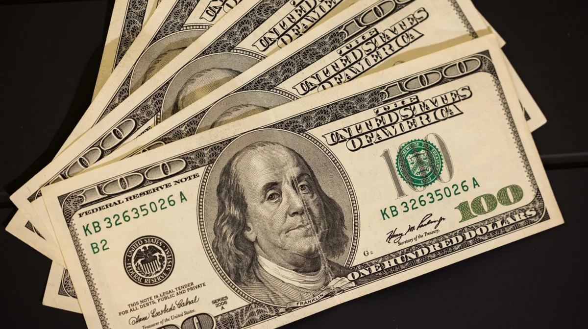 Казахстанские обменники заявили о проблеме с «белыми» долларами