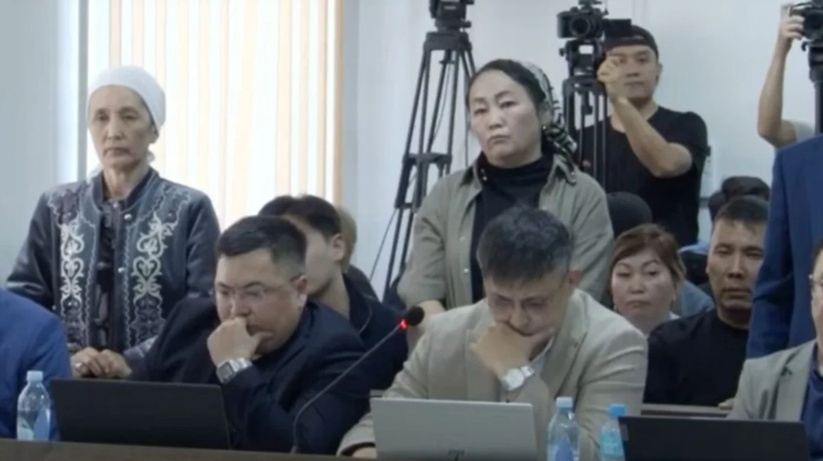 Бабушке Шерзата Полата стало плохо в суде — её увезли на скорой