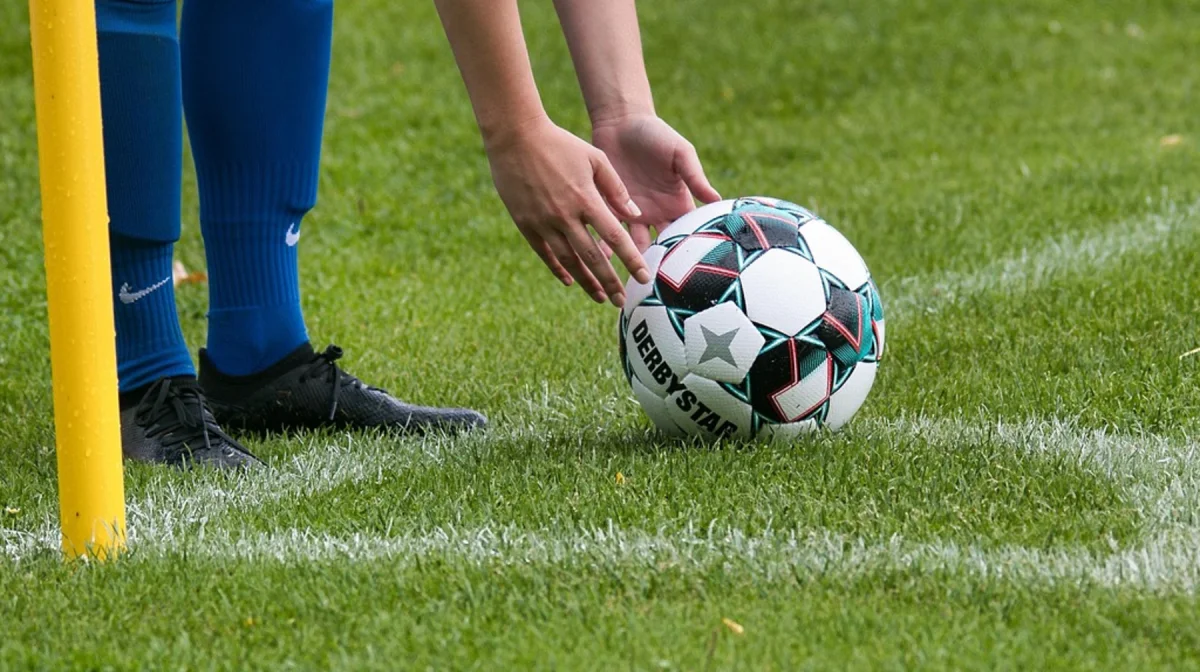 На трассе перевернулся автобус с павлодарской детской футбольной командой, тренер погиб