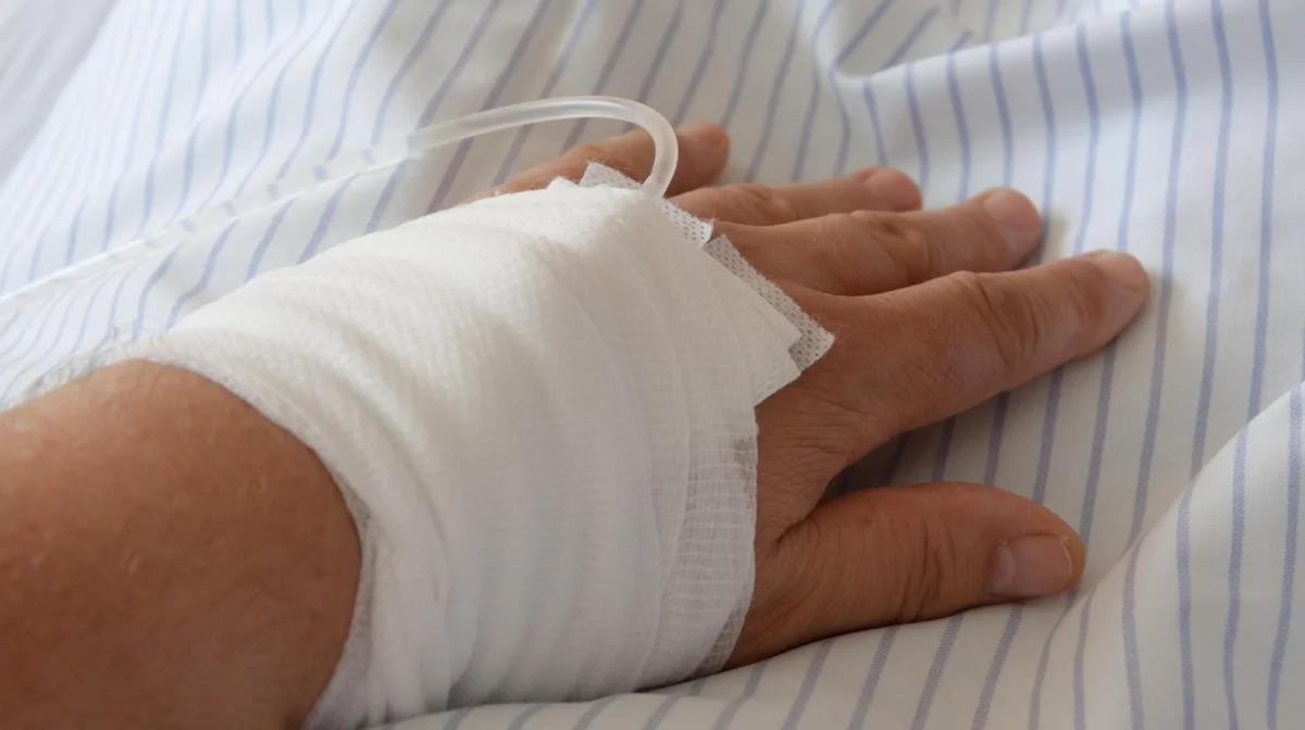 Автобус с детьми перевернулся на трассе: футболиста санавиацией отправят в Павлодар