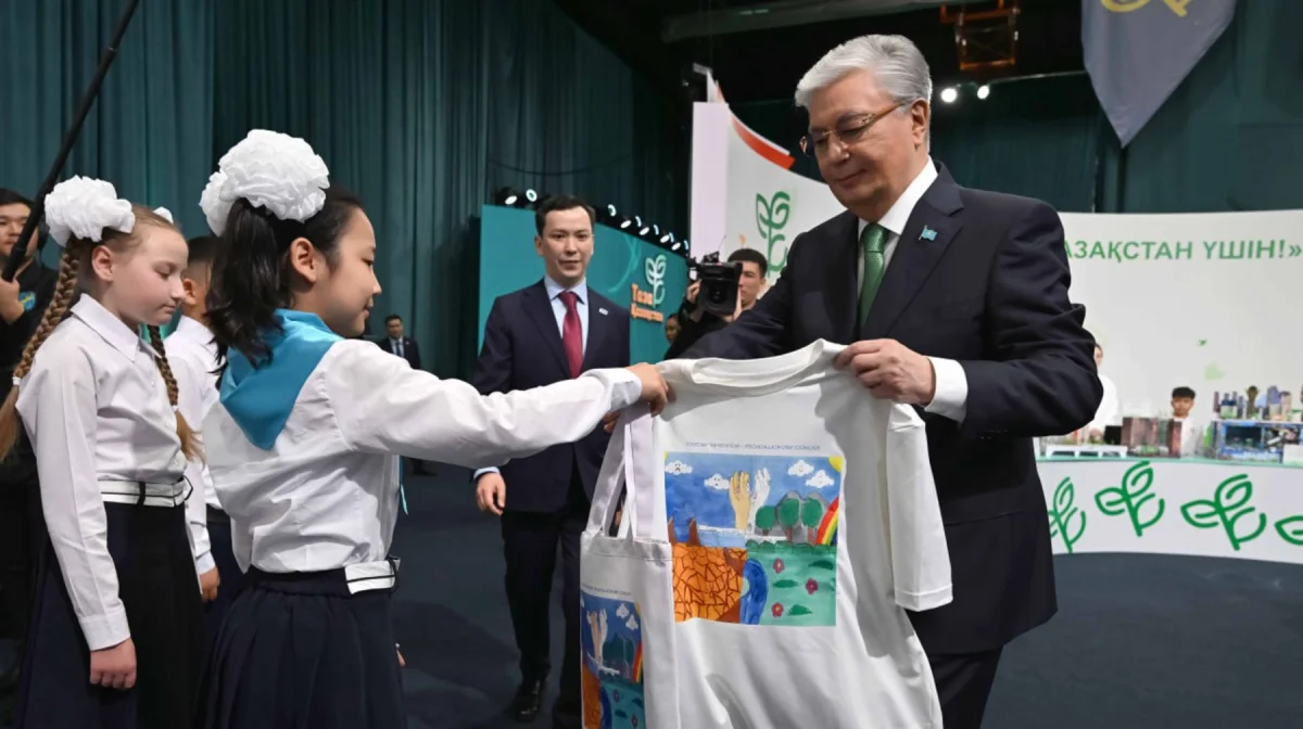 Школьница из Атырау показала Токаеву, как важно экономить воду