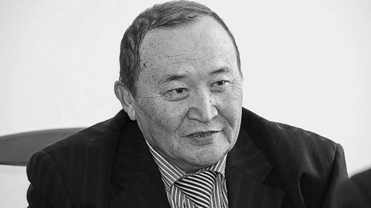 Токаев выразил соболезнования родным писателя Акима Тарази