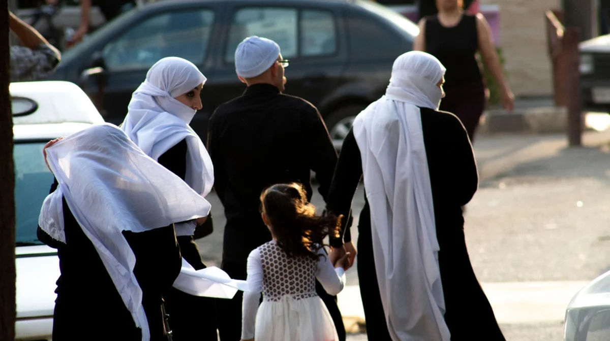 Казахстанка хотела выдать дочерей замуж за боевиков в Сирии