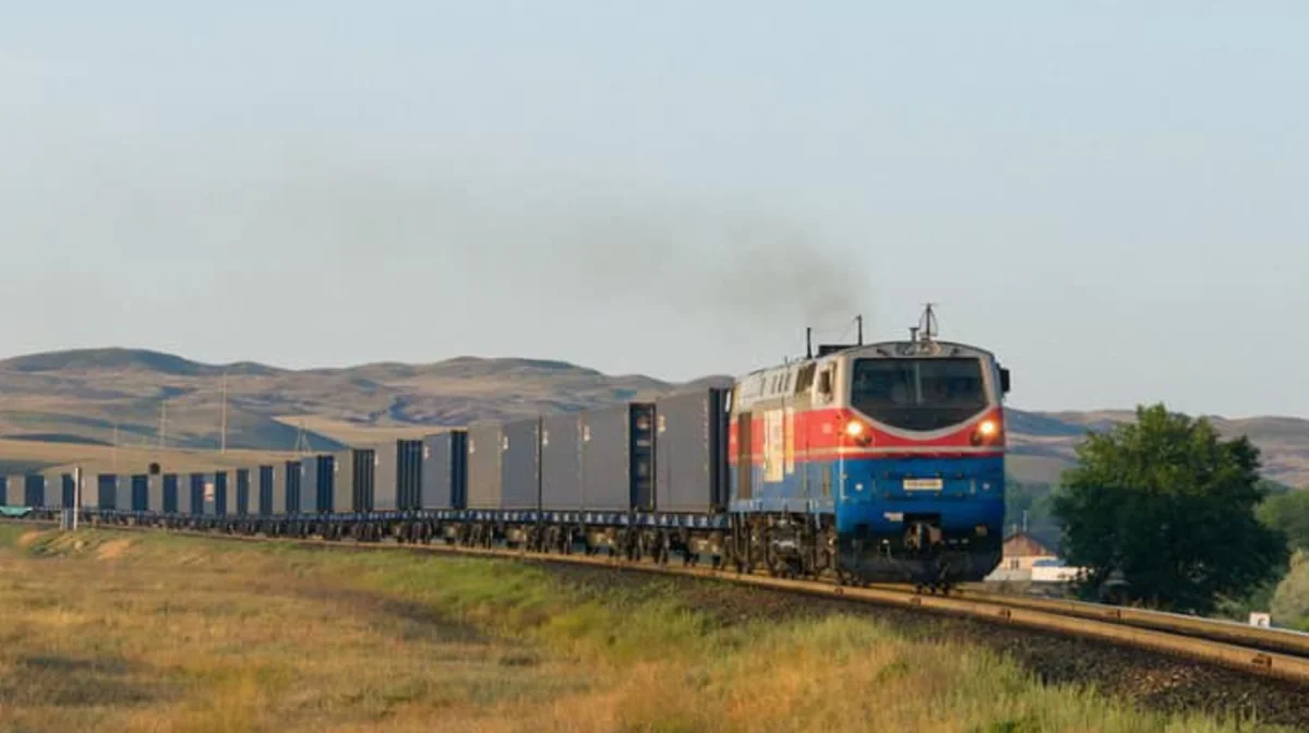 Есіл-Арқалық өткелінде трактор пойызбен соқтығысып, жүргізуші қаза тапты