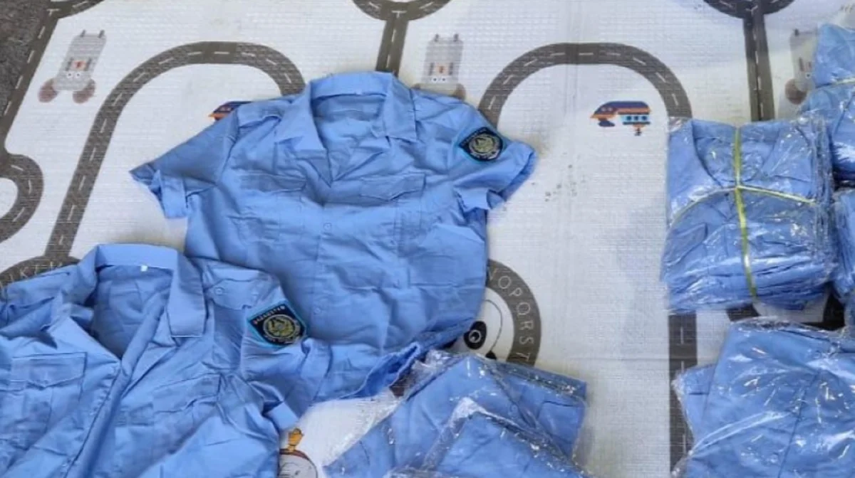 На границе с Китаем задержали почти 2 тонны формы казахстанской полиции