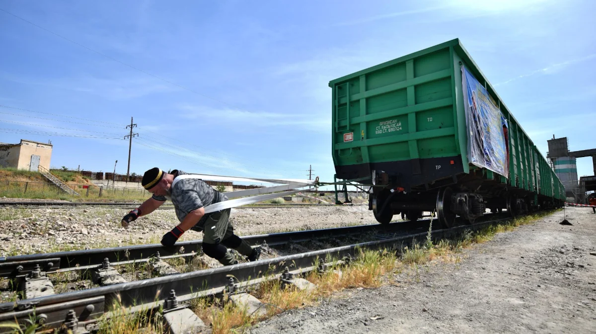 Шымкентте вагон сүйреуден әлем рекорды жаңарды