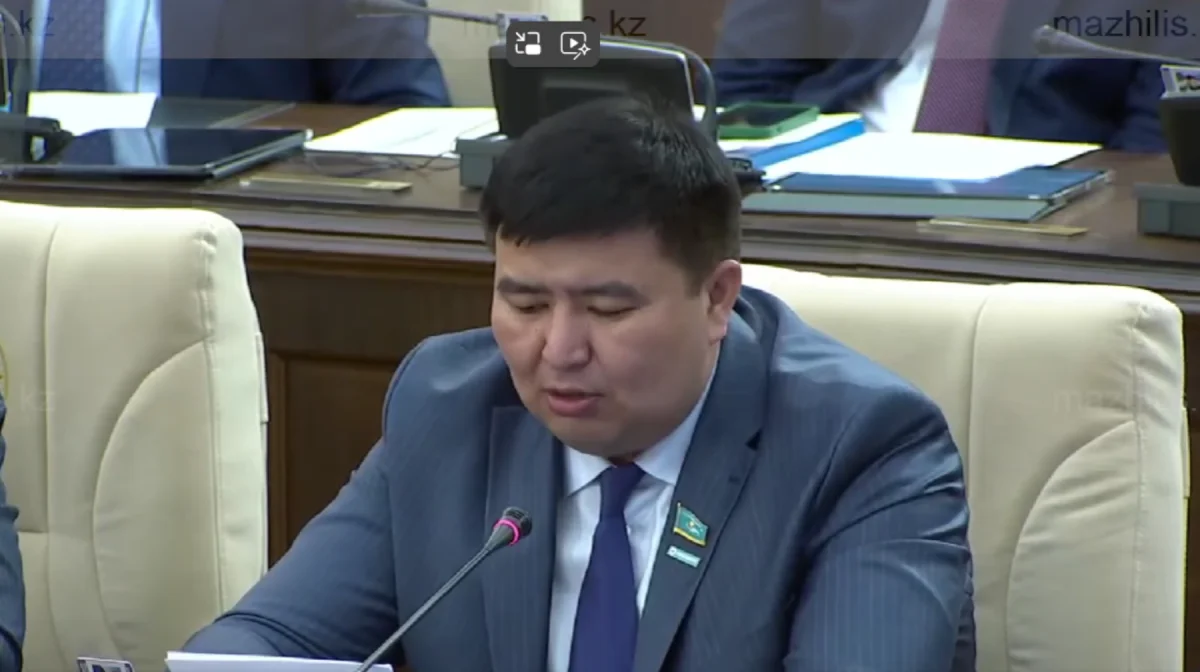 «Шетелдіктерге жеңілдік бар, қазағыма жоқ»: Депутат жаңа қаулының әділетсіз нормаларын жоюды сұрады