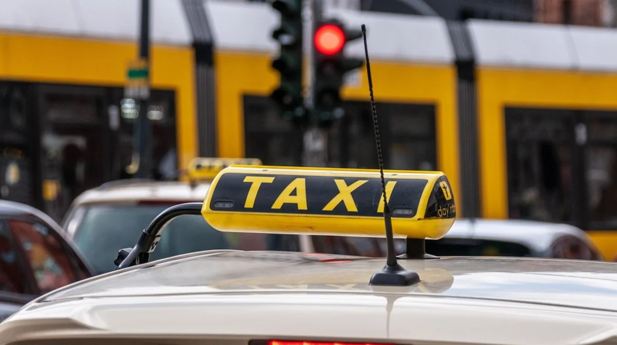 Депутат предлагает ограничить комиссию агрегаторов такси и снизить цены для казахстанцев