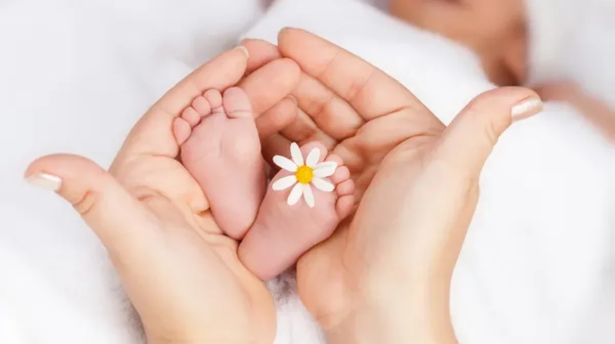 Жұмыс істейтін аналарға 1,6 млн теңге: МӘСҚ төлемі артты