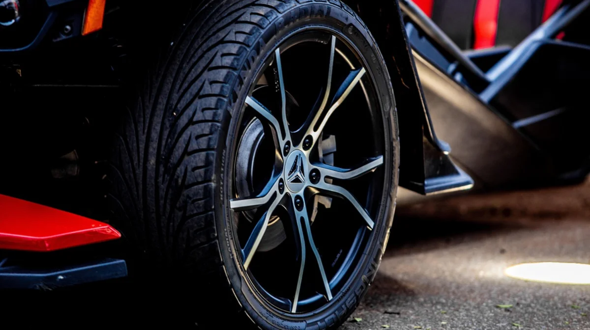 Дома с трещинами и элитные авто с браком: казахстанцы добиваются компенсаций